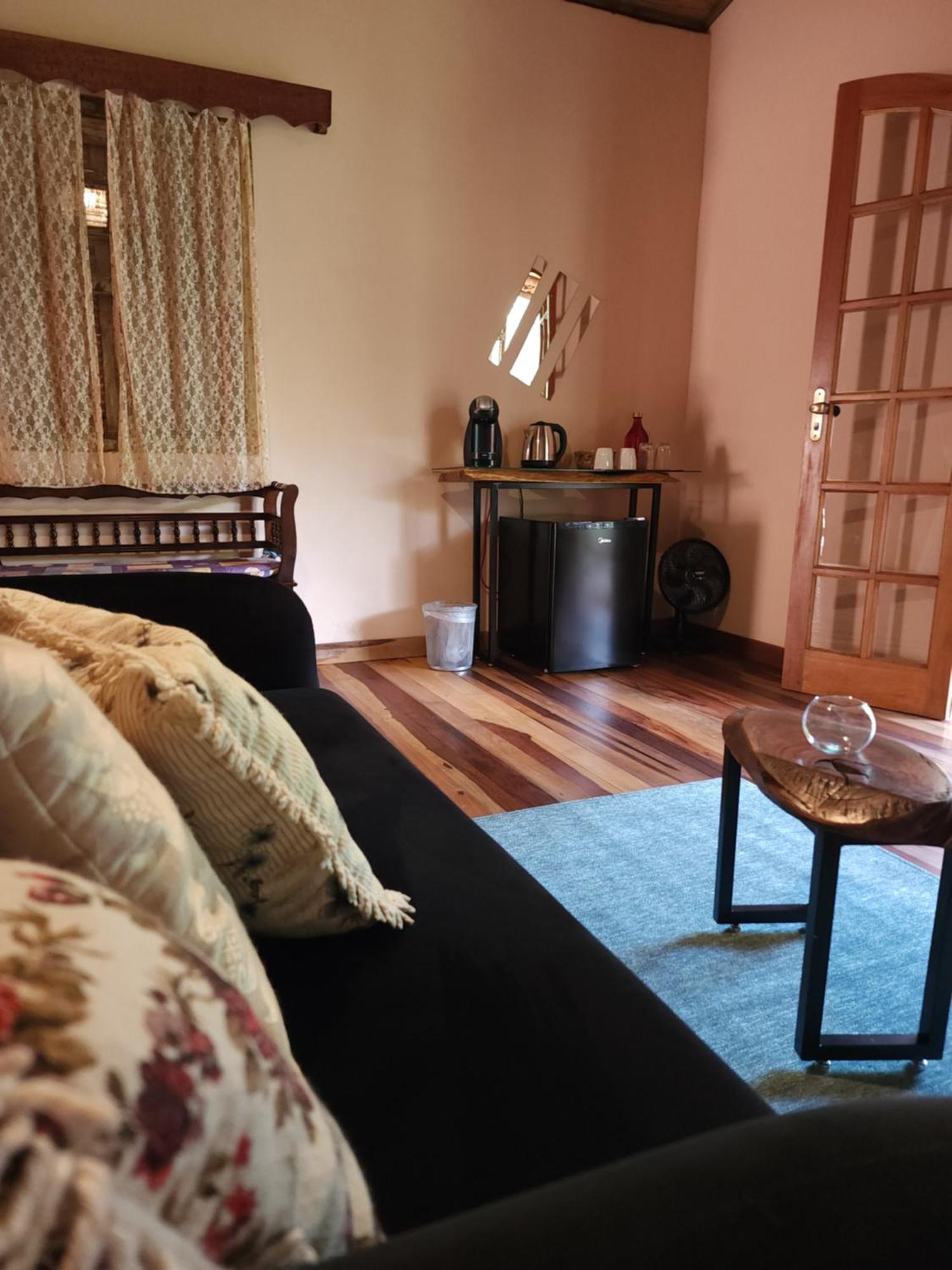ピニャウジーニョ Sitio Belucci Bed & Breakfast エクステリア 写真