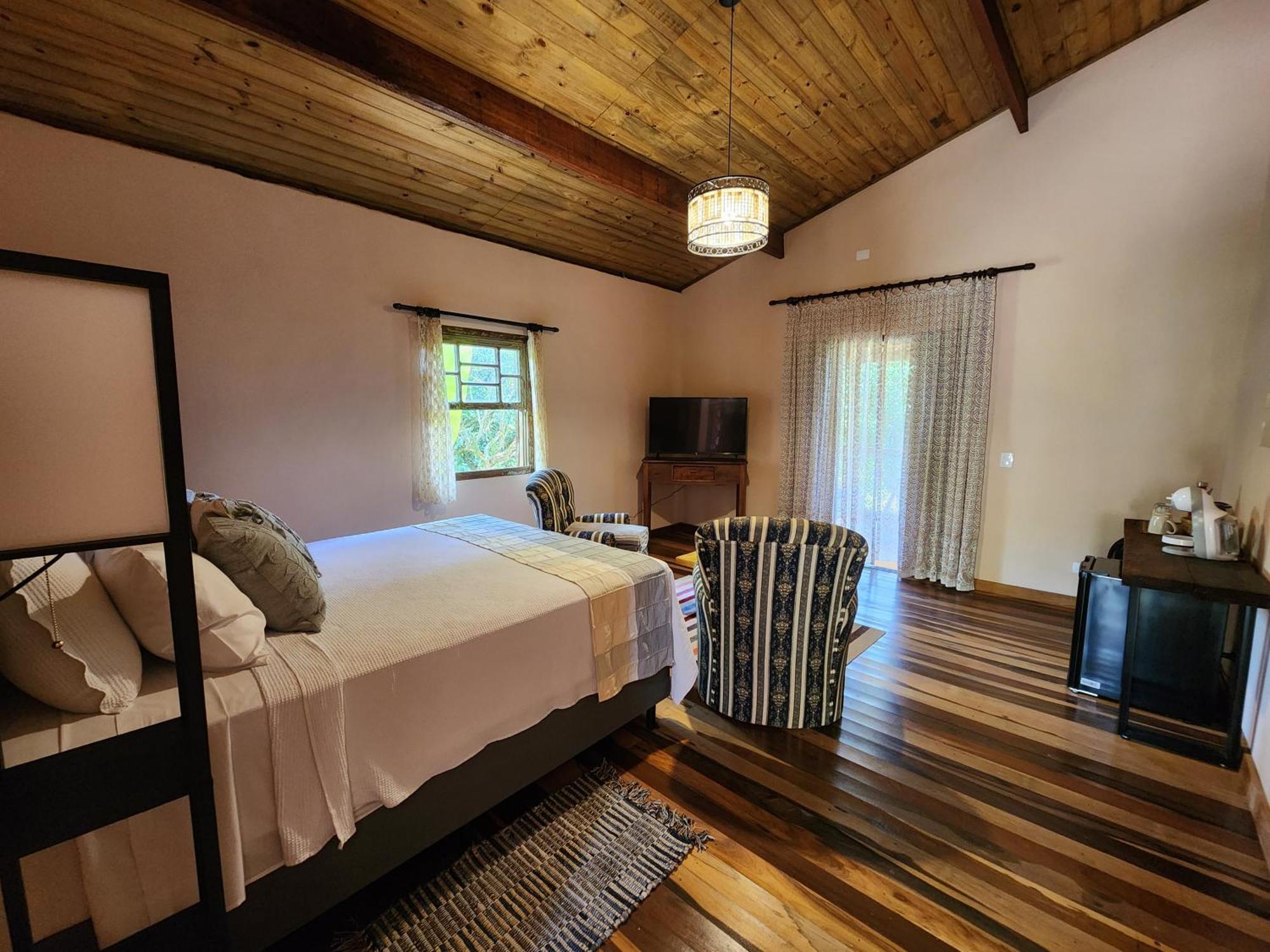 ピニャウジーニョ Sitio Belucci Bed & Breakfast エクステリア 写真